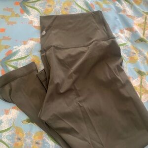 Capri Lululemon Leggings